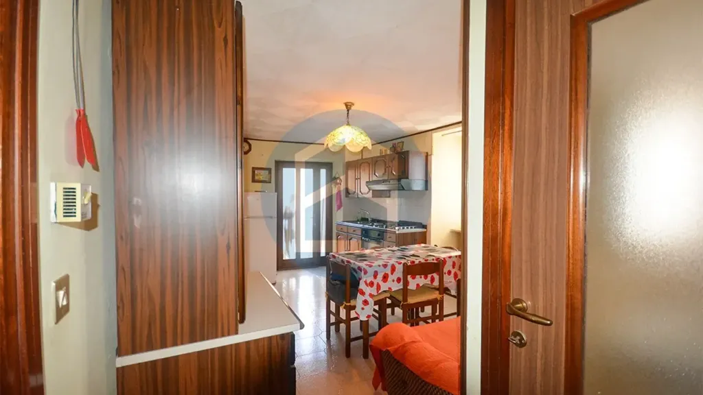 Hallway - Terraced House with Potential in Niardo