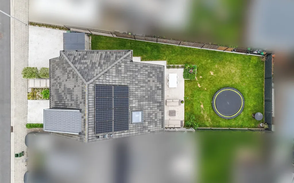 Õhuvaade - Modern New Build with Solar Panels in Lede