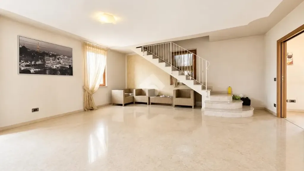 Elutuba - Contemporary Apartment with Balcony in Chiari