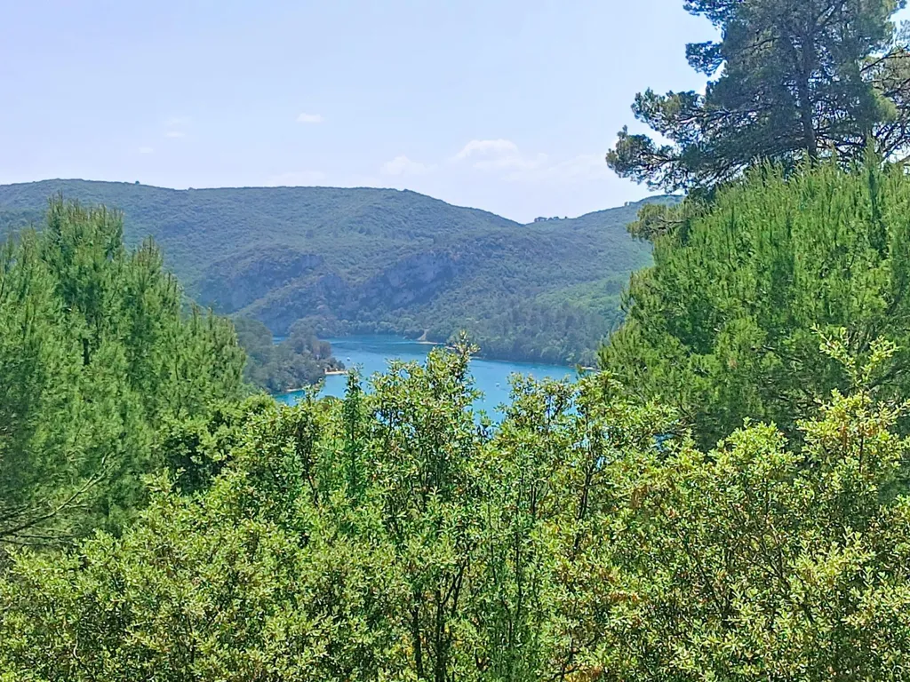 Villa avec Piscine et Vue Lac à Esparron-de-Verdon