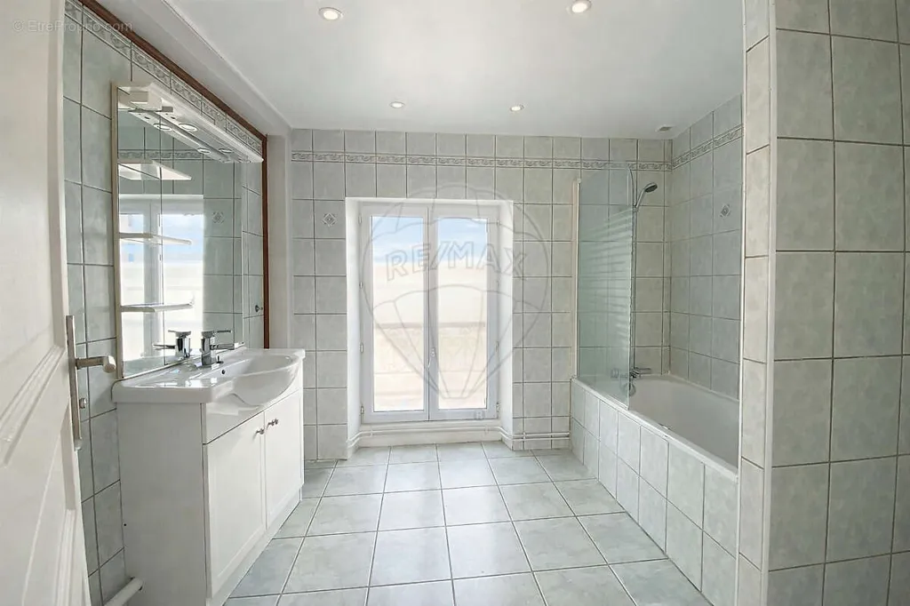 Vannitoad - Duplex Flat with Private Garden near Senlis