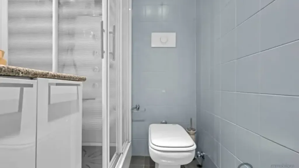 Vannitoad - 3-Bedroom Apartment with Balcony in Milan
