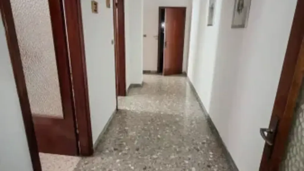 Hallway - Apartment with Balcony in High Street, Benevento