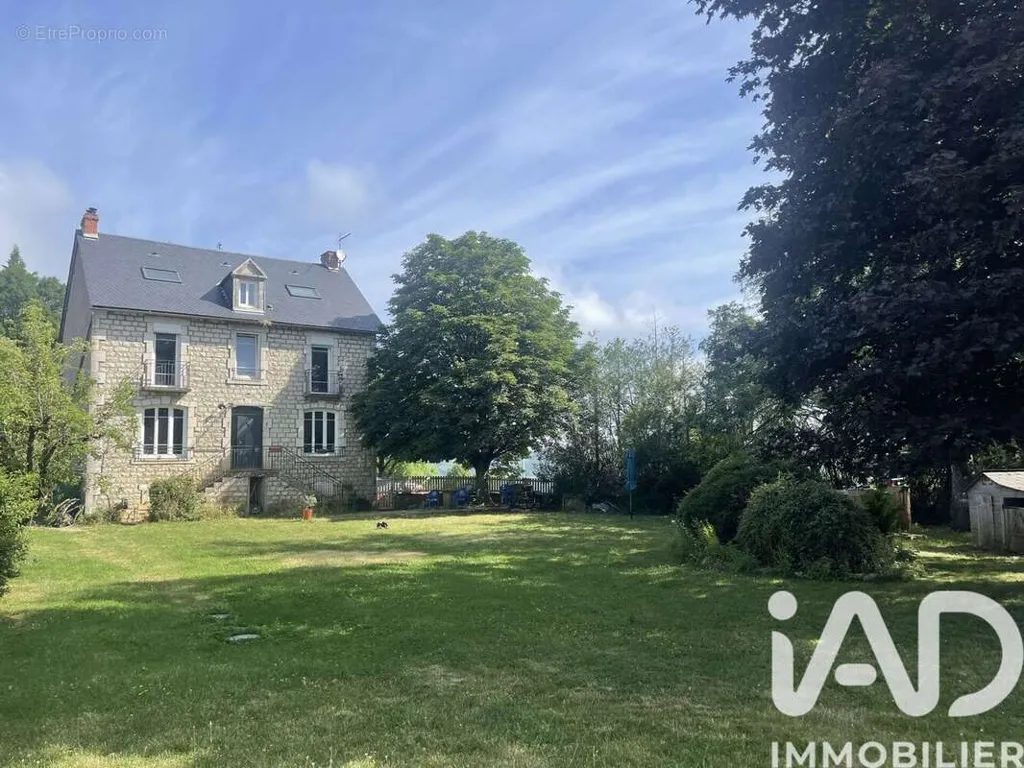 Aed - Charming House with Pool in Palmas d'Aveyron