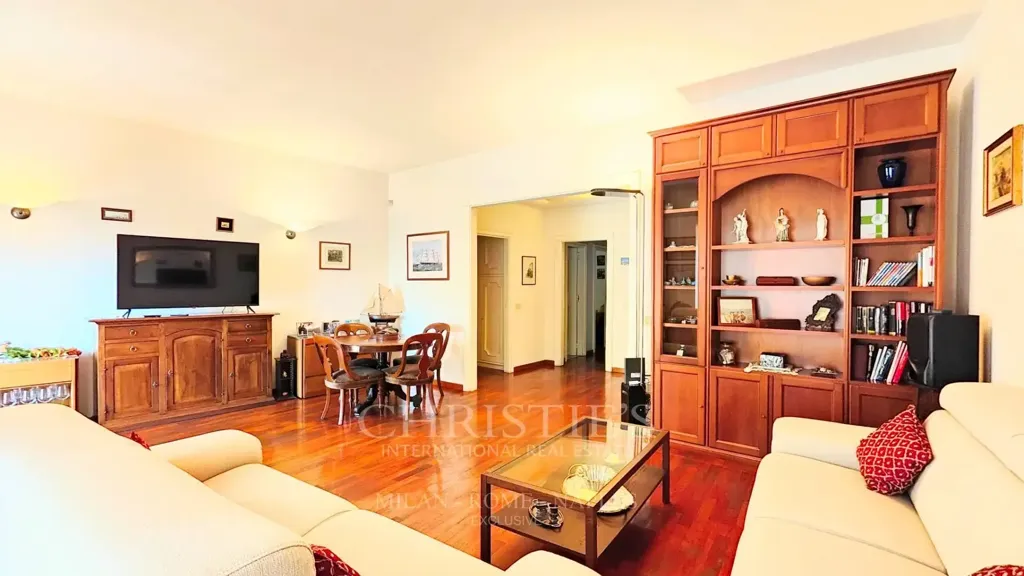 Elutuba - Apartment with Balcony in Chiaia, Naples