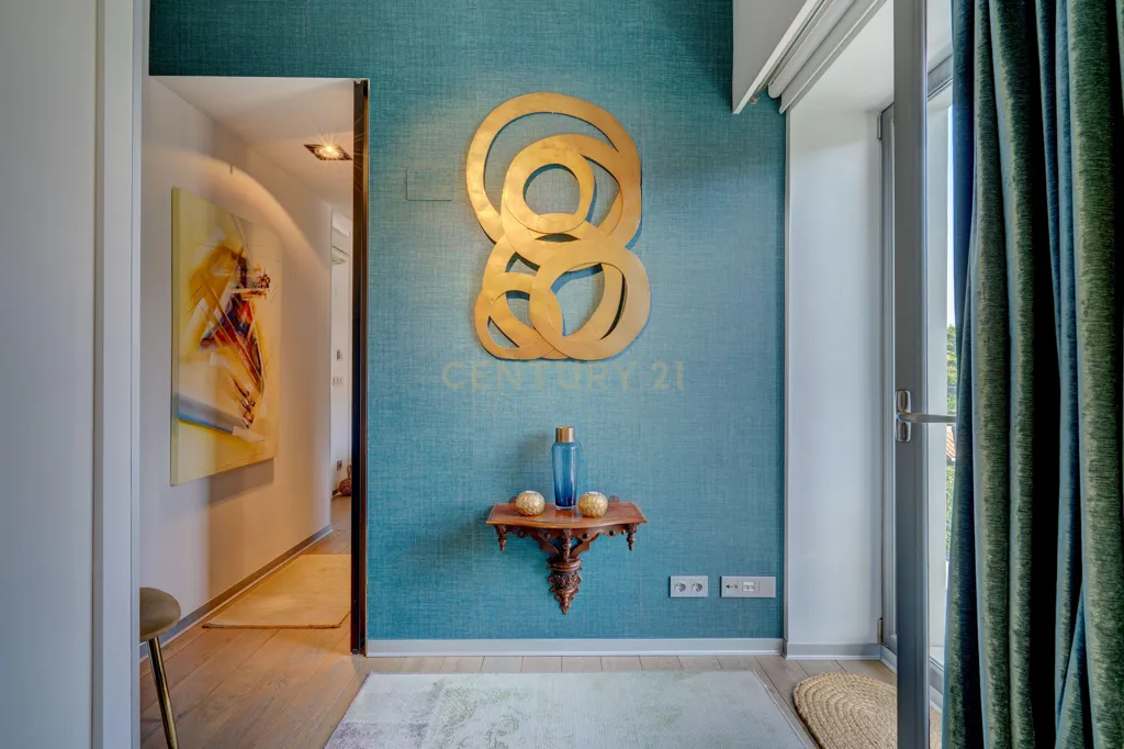 hallway_entrance
