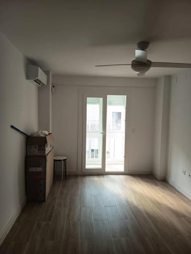Pièces - Furnished Flat with Balcony in Macarena