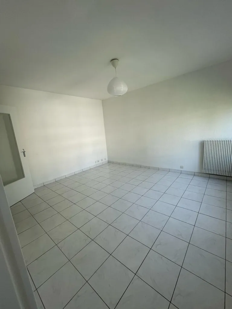 Toad - Studio with Balcony in Rosny-sous-Bois