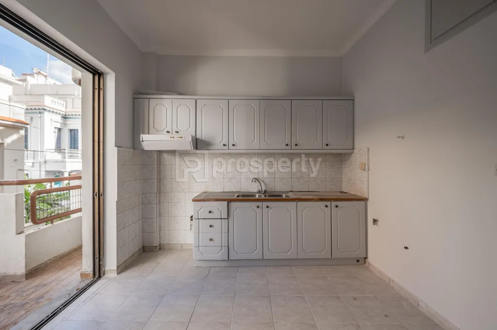 Cuisine - Apartment with Balconies in Patras Historic Centre