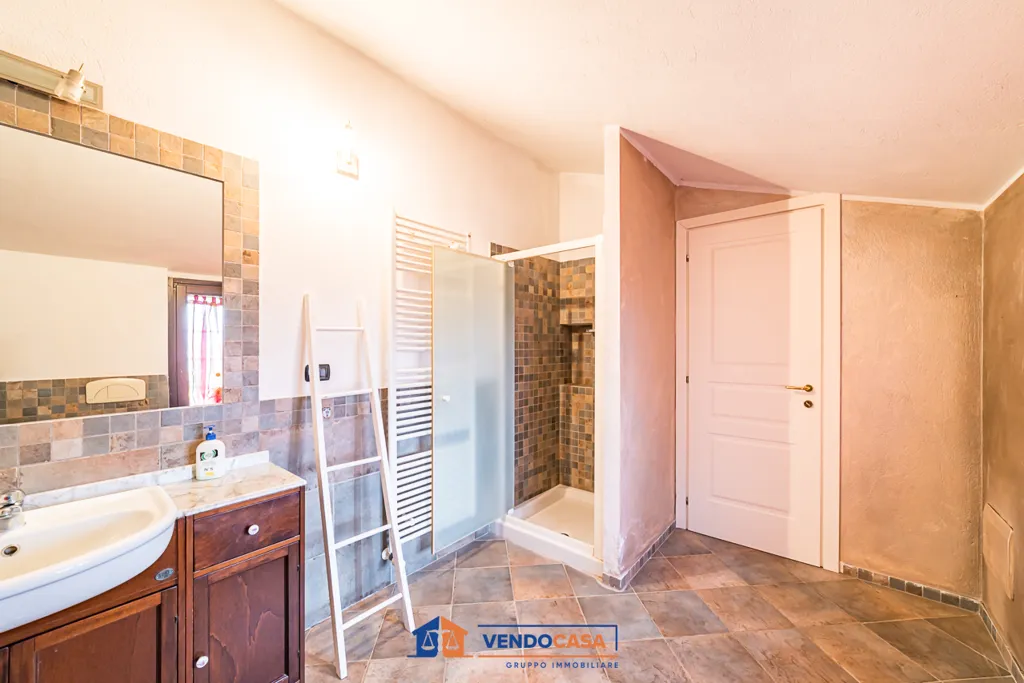 Bathrooms - Rustic Villa with Private Garden in Genola