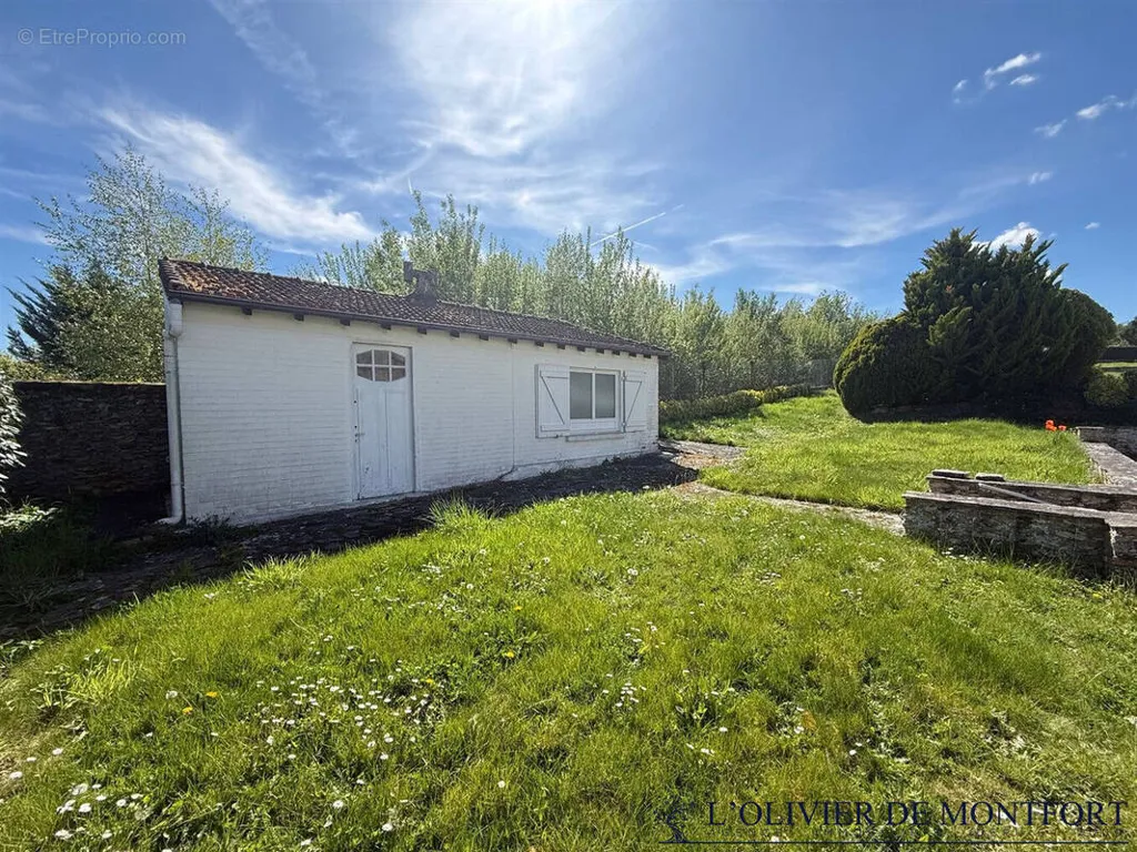 Garden - Constructible Plot with Balcony in Méré