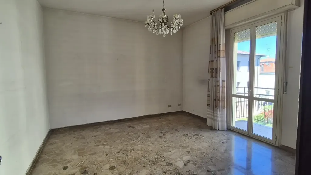 Pièces - Spacious Apartment with Balcony in Modena