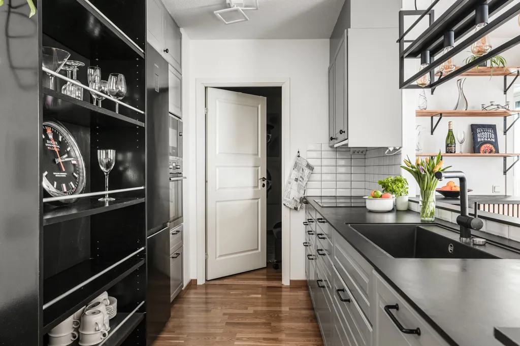 Cuisine - Apartment with Balcony and Solari in Eriksberg