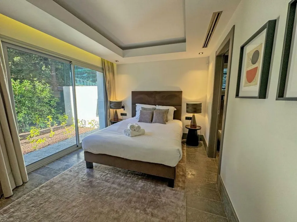 Bedrooms - 1950s Villa with Sea View in Cap d'Antibes