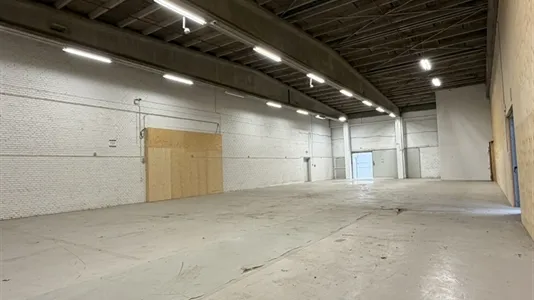 Stanze - Warehouse with Office Space in Albertslund