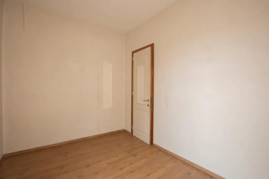 Pièces - Appartement de 2 Façades avec Visite Virtuelle à Proximité de la Gare