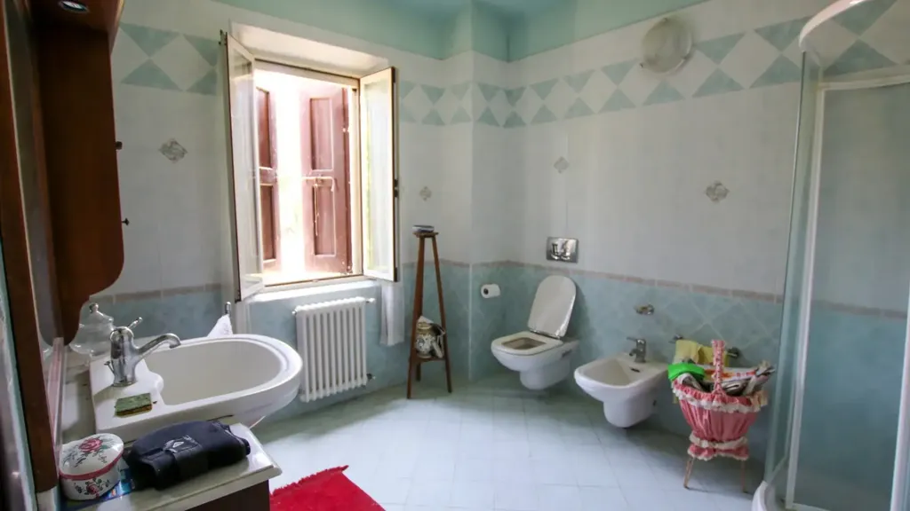 Salles de bain - Villa with Garden in Concordia Sulla Secchia