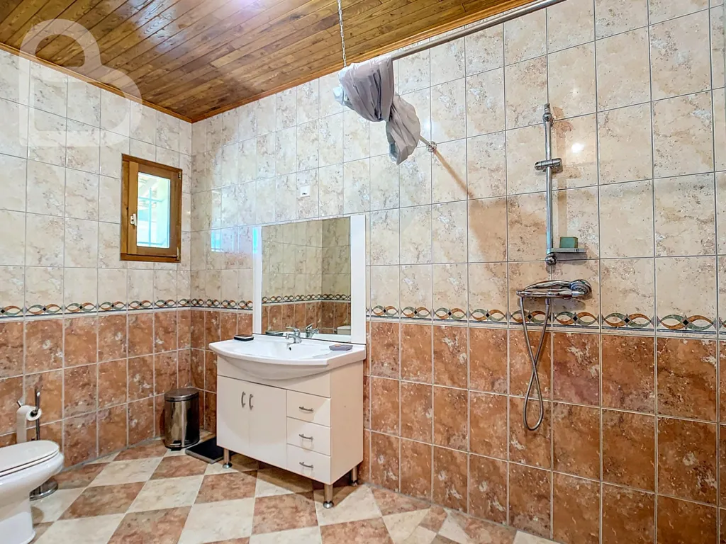 Bagni - Spacious Villa with Equestrian Potential in Gourdon