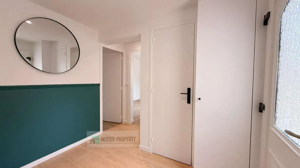 hallway_entrance