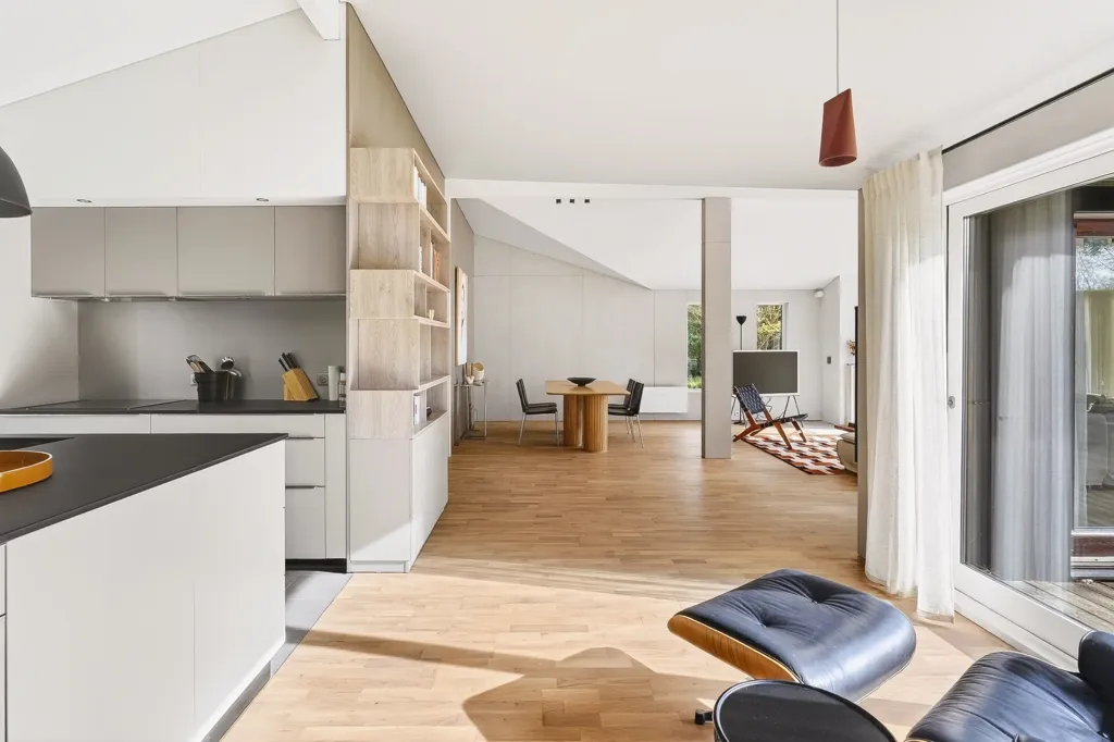 Köök - Unique 7-Piece House with Pool in Vaucresson