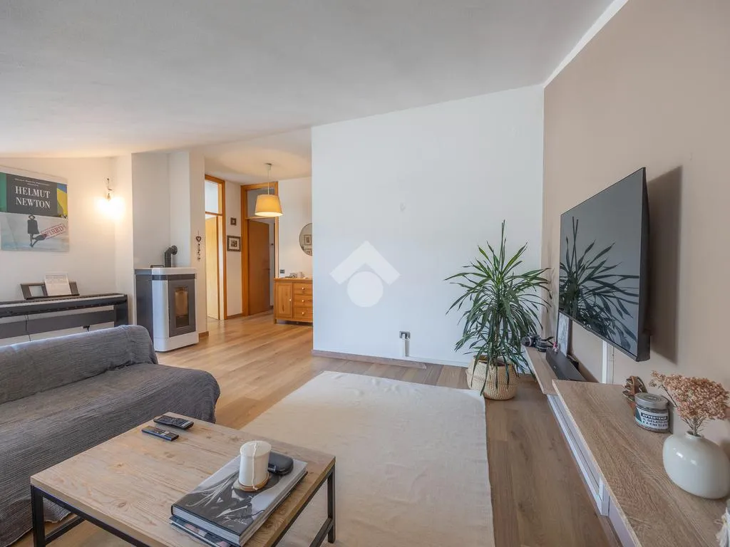 Soggiorno - 4-Bedroom Apartment with Terrace in Dolcè