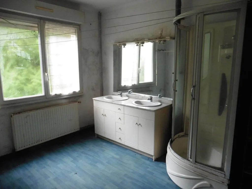 Salles de bain - Maison à Rénover avec Dépendance à SCAER