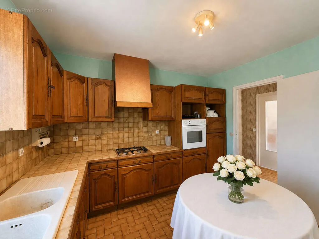 Kitchen - Villa with Terrace in Pélussin