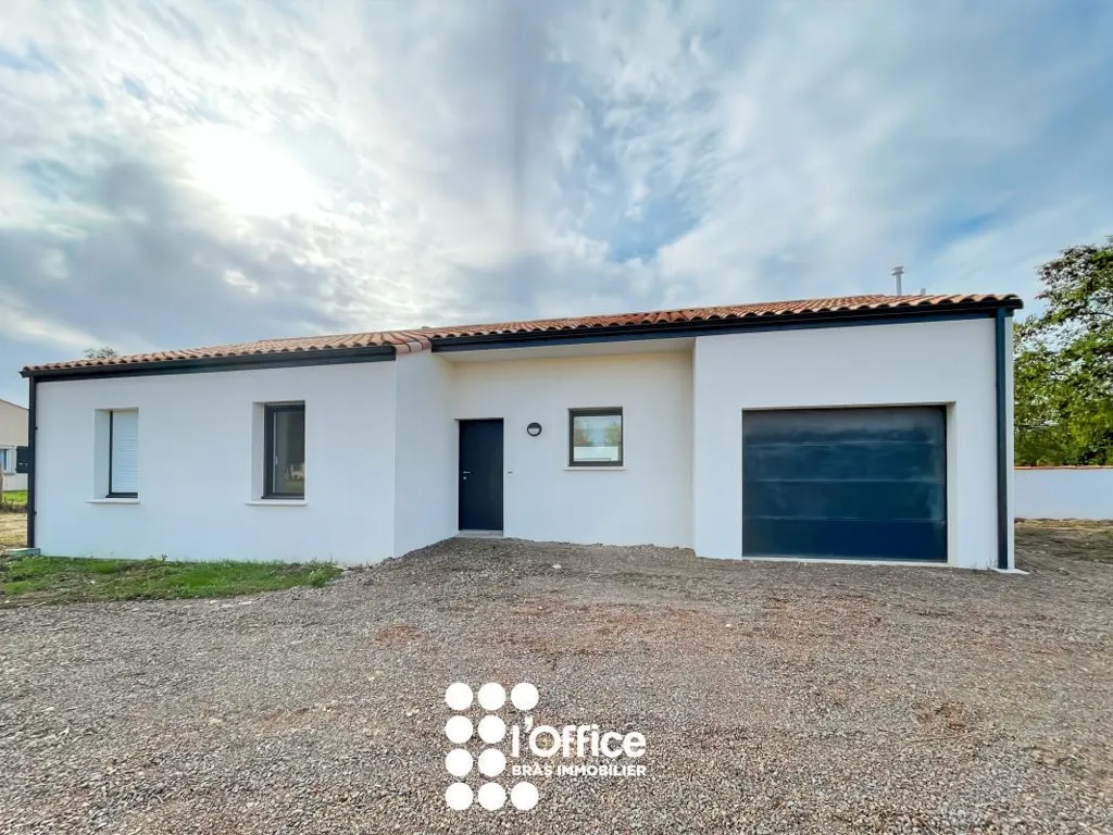 Esterno - New Flat-Plan House with Terrace in Grosbreuil