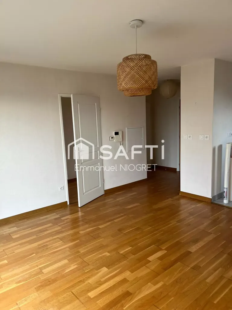 Séjour - Appartement avec Terrasse au Calme à Dijon