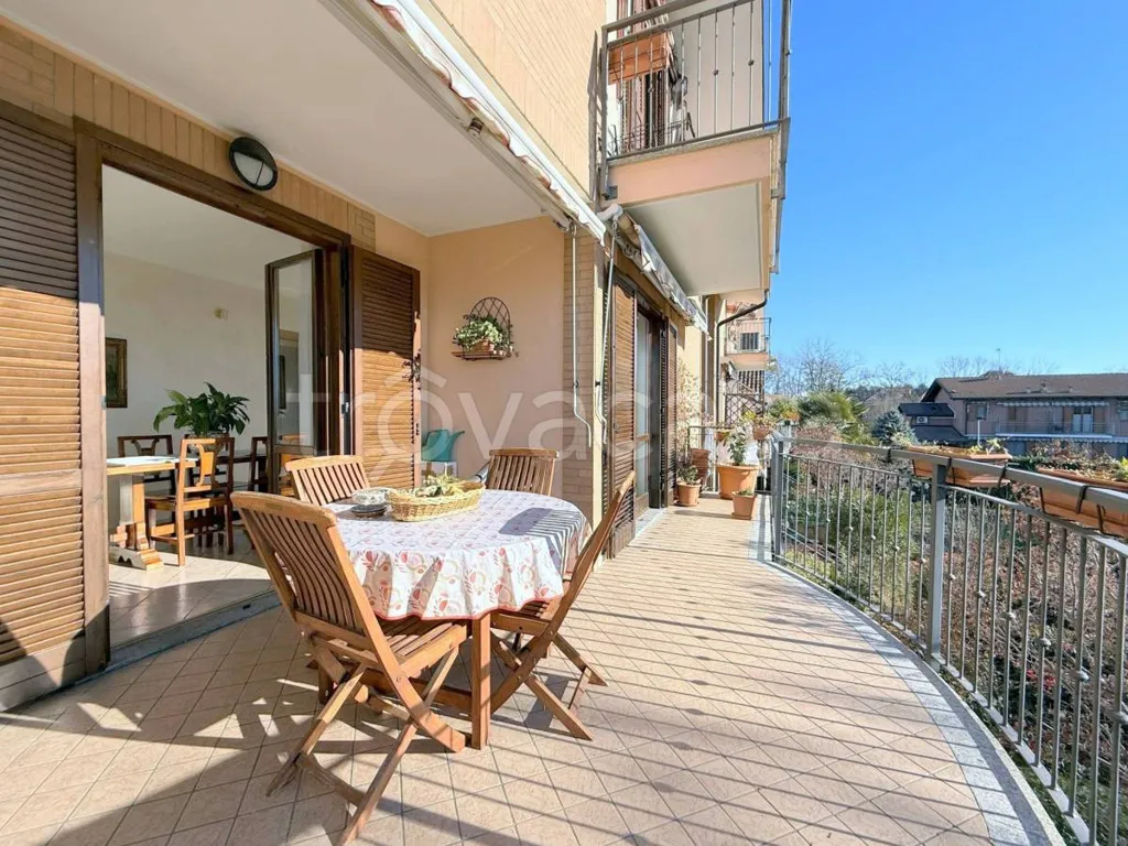 Rõdu - Two-Level Apartment with Terraces in Rivalta di Torino