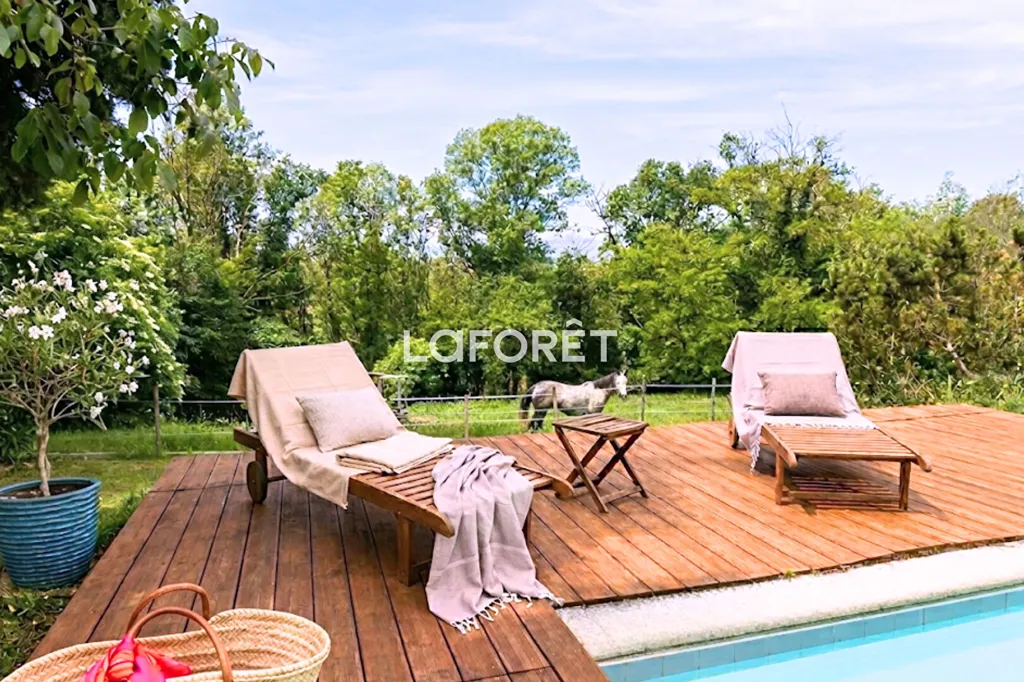 Bassein - Charming House with Piscine in Saint-Just-Saint-Rambert