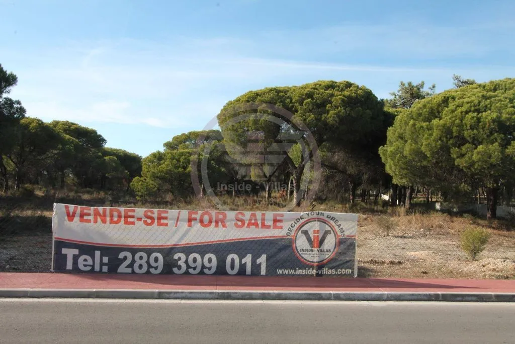 Aed - Development Land with Beach Proximity in Loulé