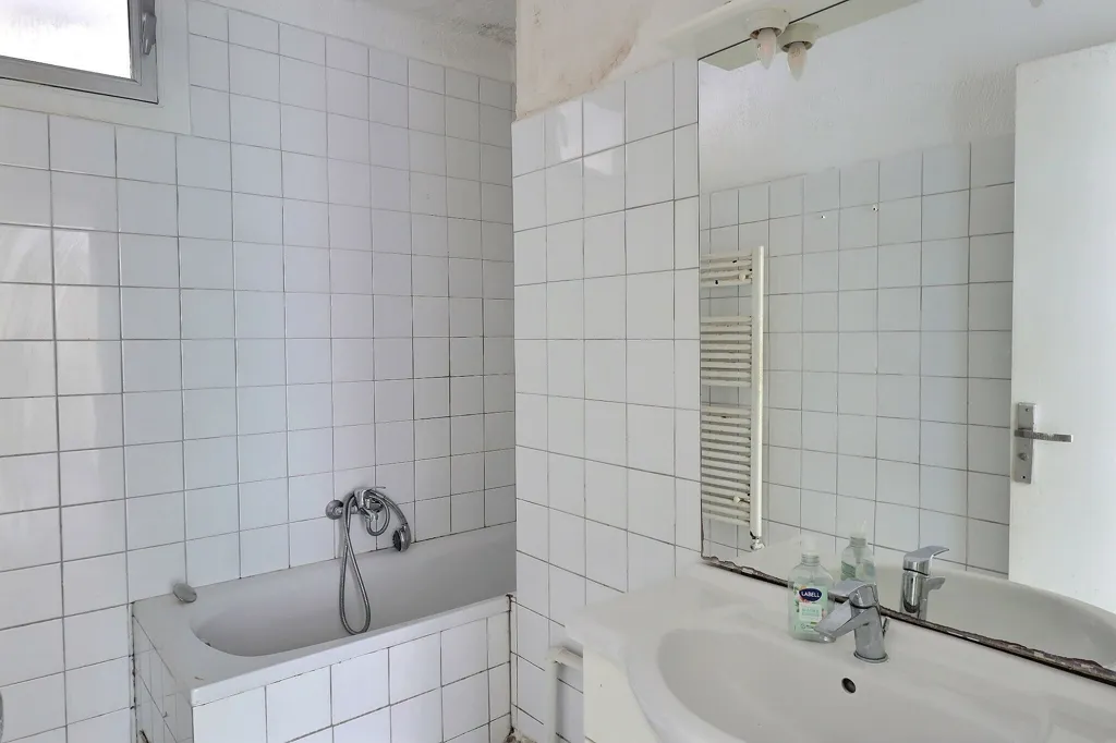 Vannitoad - T3 Flat with Veranda in Saint Charles