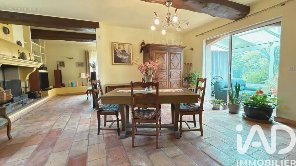 Salle à manger - Maison avec Jardin et Terrasse à Pertuis