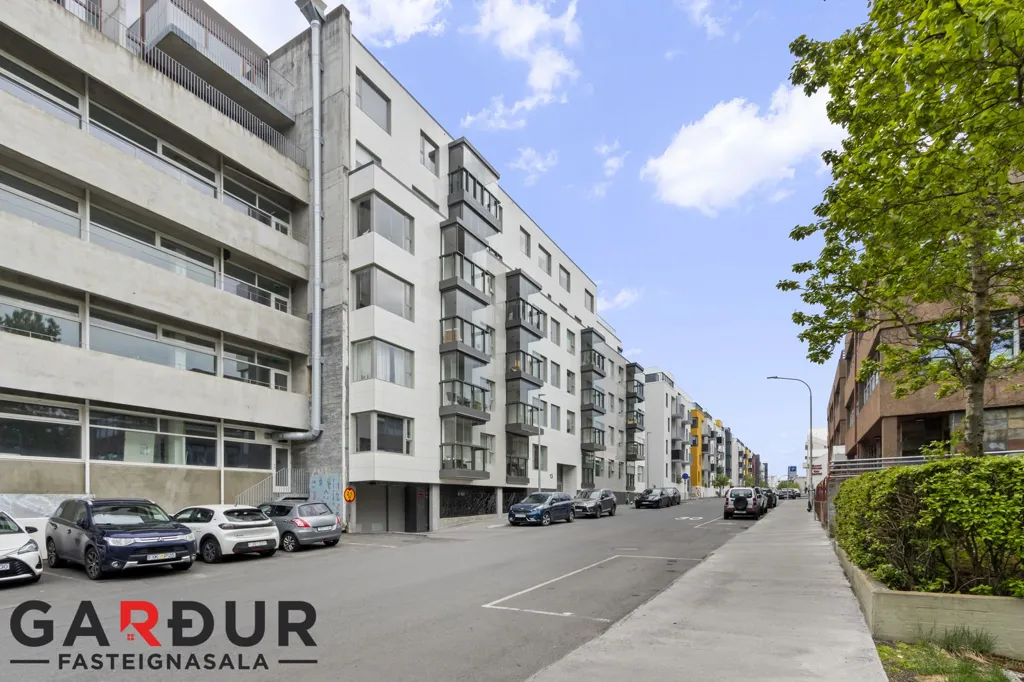 Välivaade - Apartment with Sea View in Reykjavík