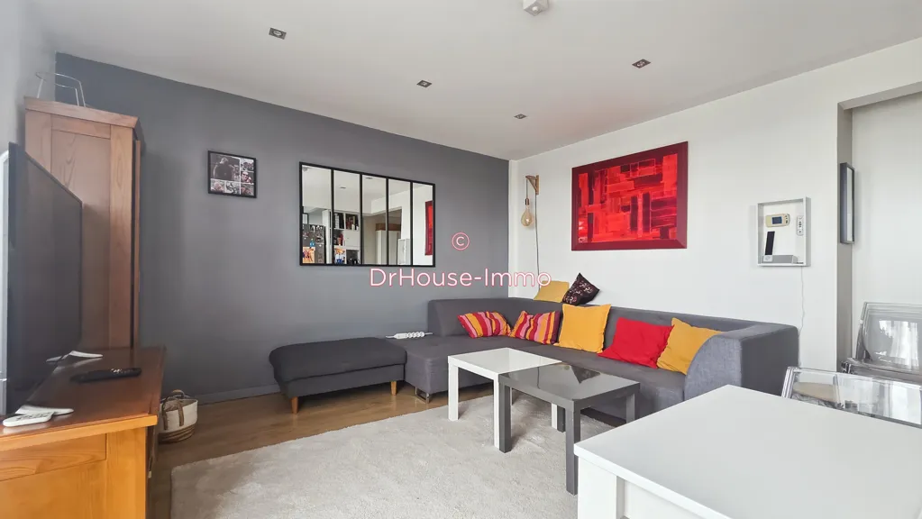 Elutuba - Traversant Flat with Balcony in Nozay