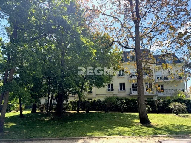 Extérieur - Appartement avec Balcons en Centre-Ville à Saint-Fargeau-Ponthierry