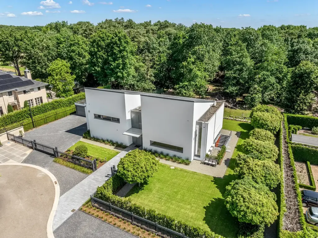 Vue aérienne - Villa Luxueuse avec Piscine Intérieure à Lanaken