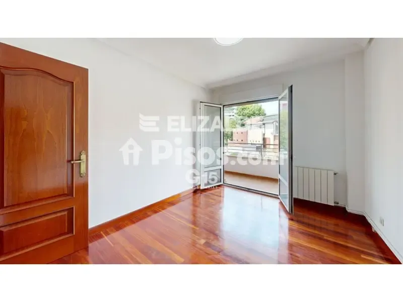 Magamistoad - Apartment with Balcony near Hernani Town Centre