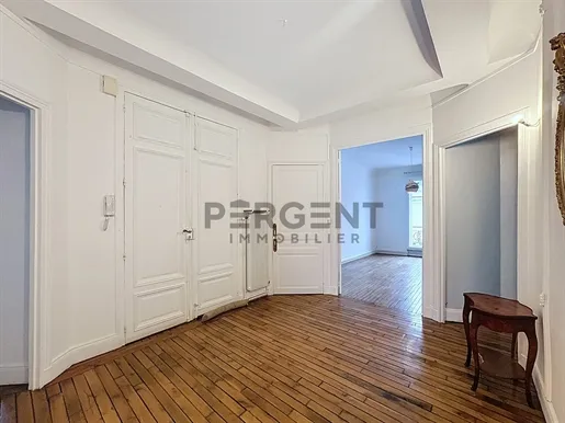 Entrée - Appartement 5 Pièces + Studio Indépendant au Cœur de la Ville
