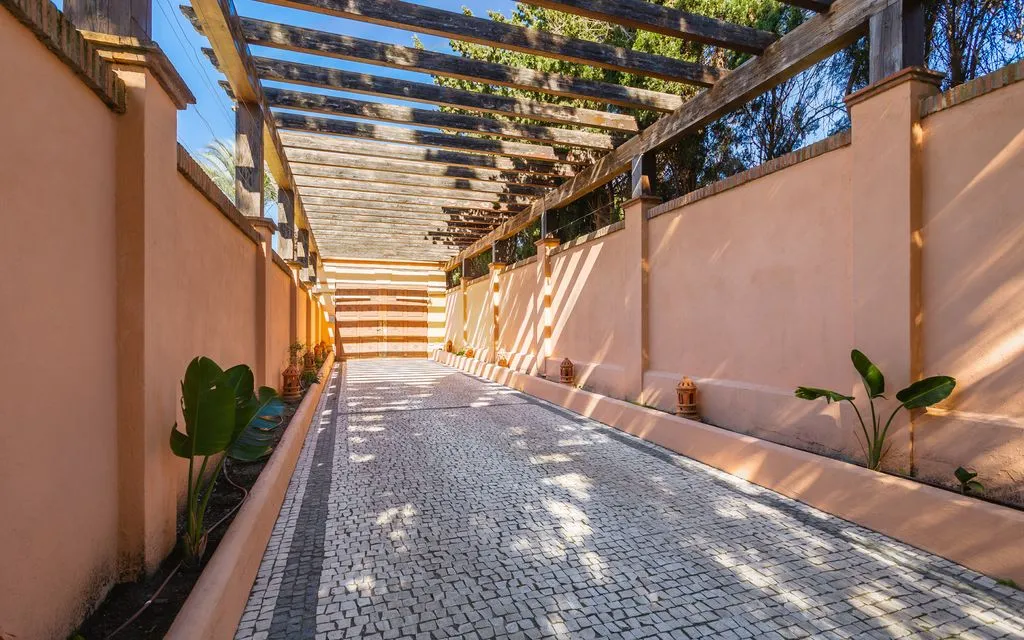 Jardin - Beachfront Villa with Pool in Estepona