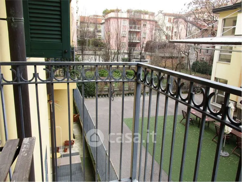 Balcon - Fully Furnished Flat with Balcony in Milan