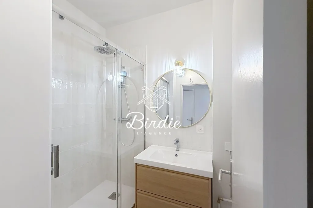Salles de bain - Appartement rénové avec vue sud à Biarritz