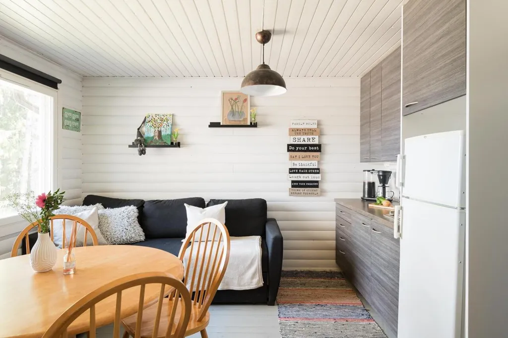 Salle à manger - Cottage with Sauna and Lake View in Teisko