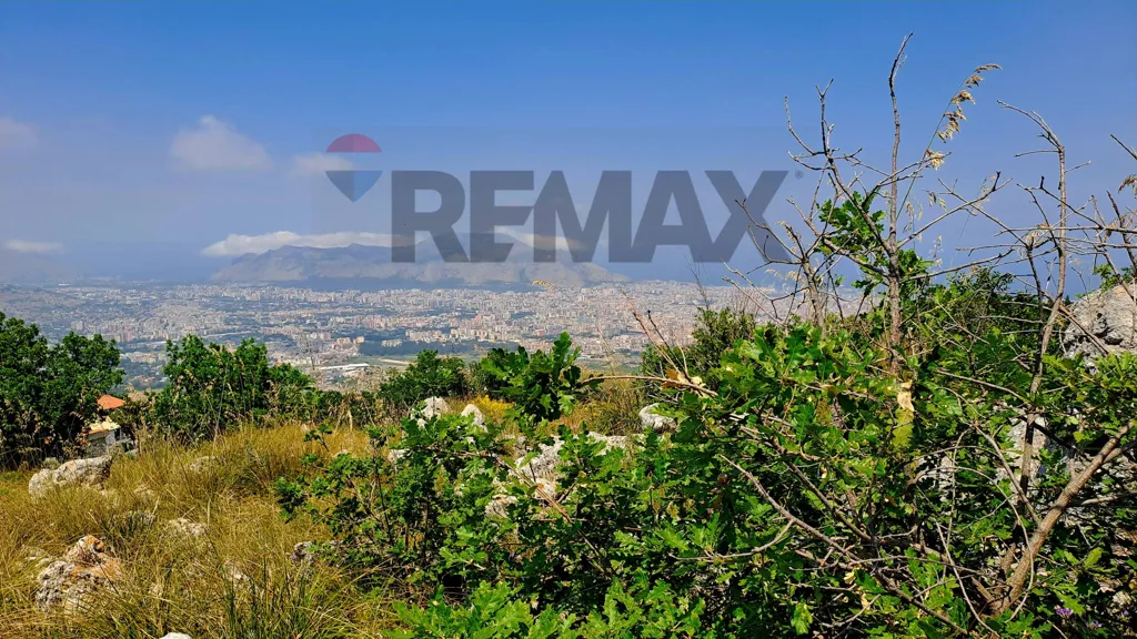 Buildable Land with Panoramic View in Monreale