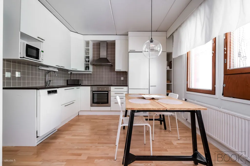Cuisine - Spacious Apartment with Garden in Mäntylä, Oulu
