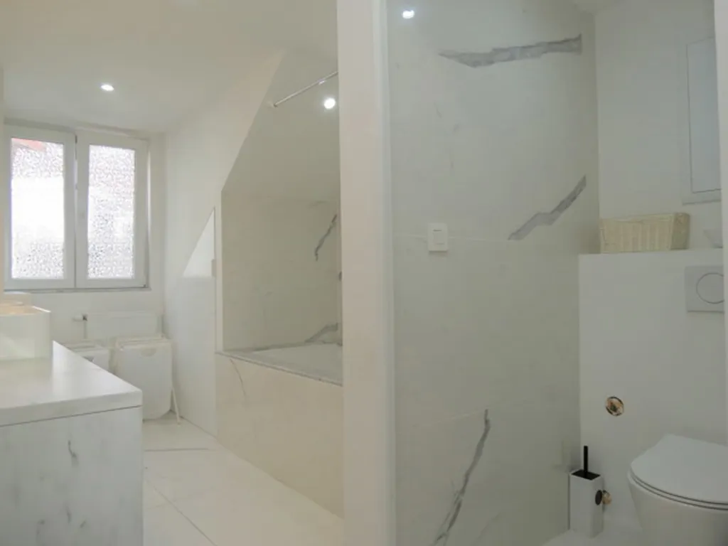 Salles de bain - Duplex Meublé et Lumineux à Ixelles