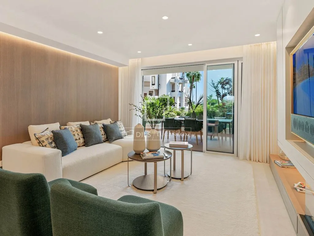 Séjour - Beachfront Apartment with Garden in Estepona