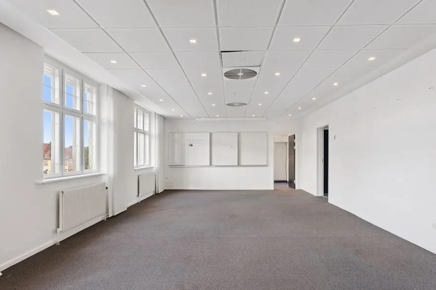 Bureau - Office Space with Harbour View in Køge