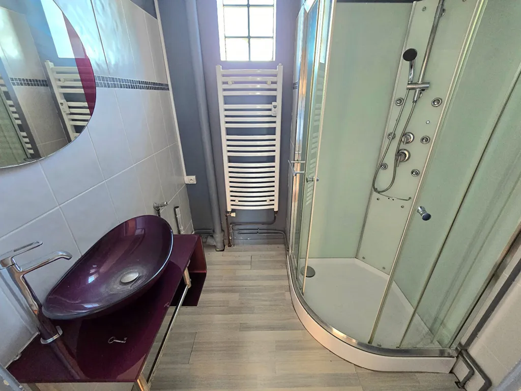 Salles de bain - Appartement 4 Pièces avec Vue Dégagée à Troyes